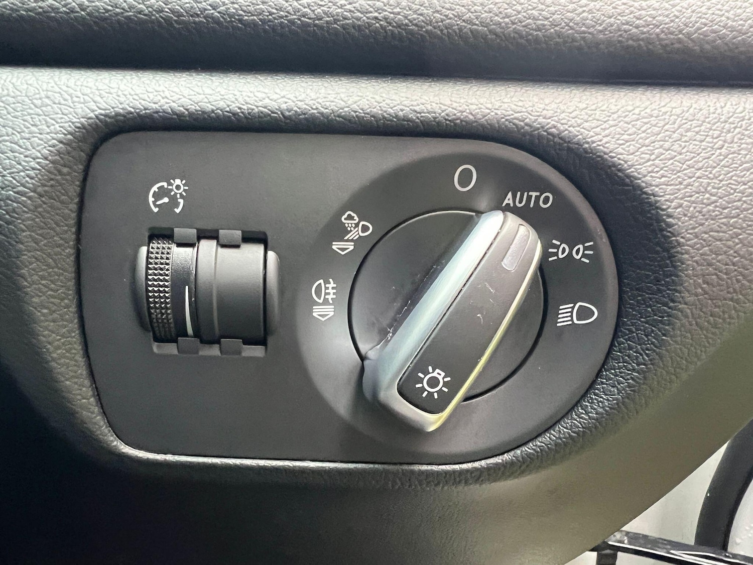 Used Audi Q3 2016 for sale - 76597340: Photo 41