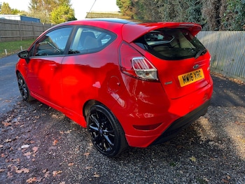 Used Ford Fiesta 2016 for sale - 76512800: Photo