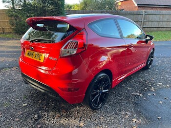 Used Ford Fiesta 2016 for sale - 76512800: Photo