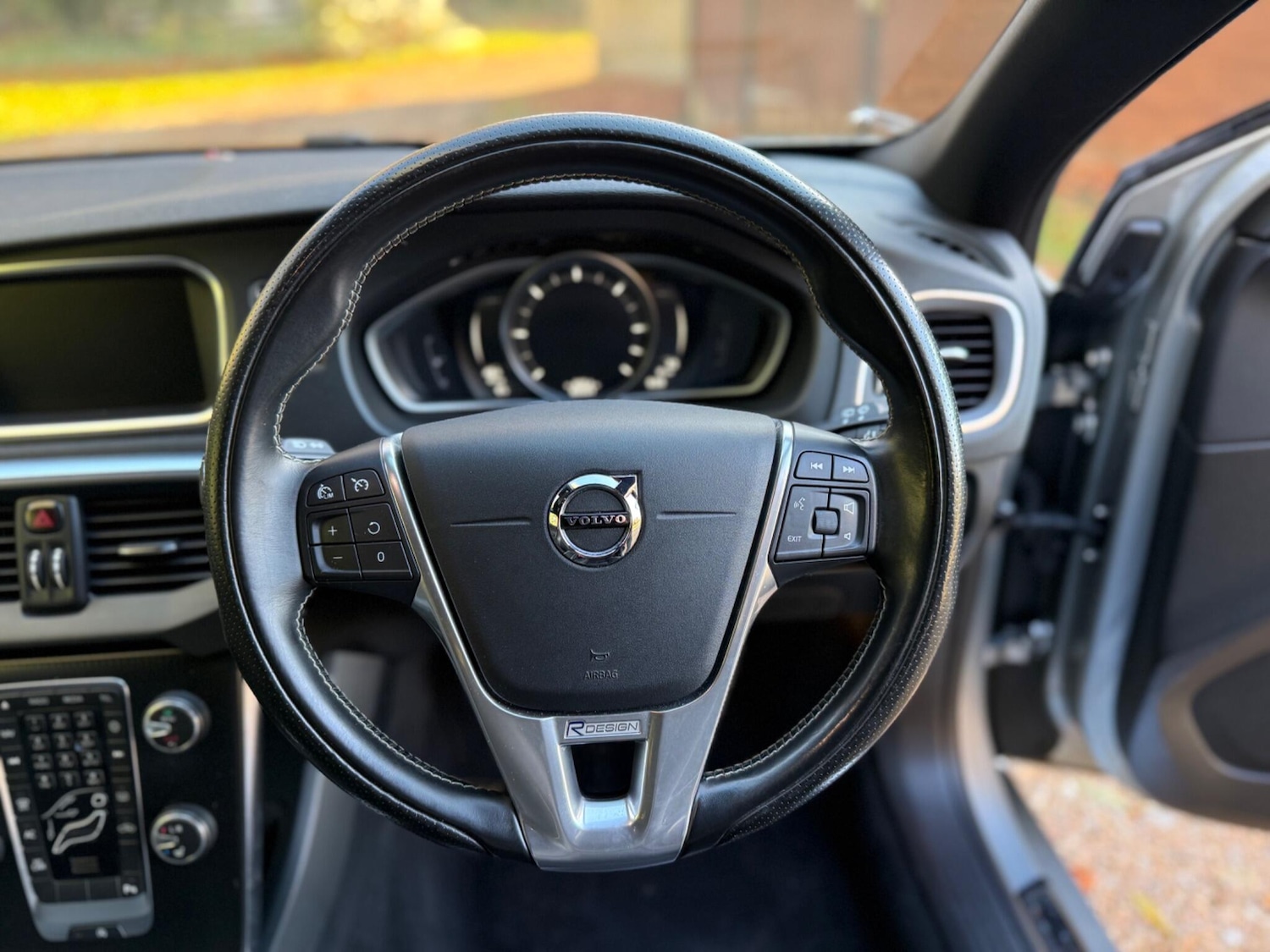 Used Volvo V40 2016 for sale - 76658167: Photo 35