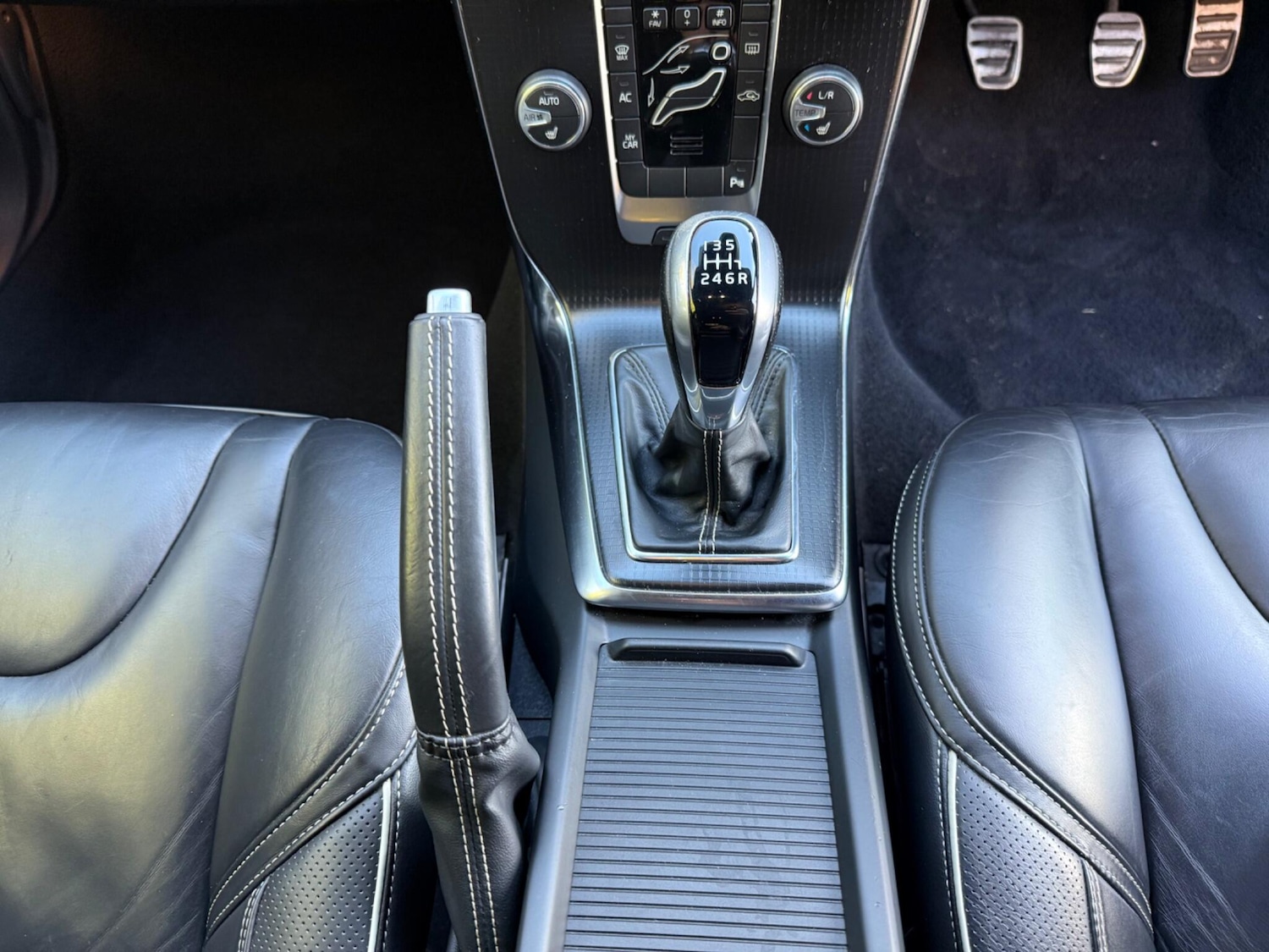 Used Volvo V40 2016 for sale - 76658167: Photo 43