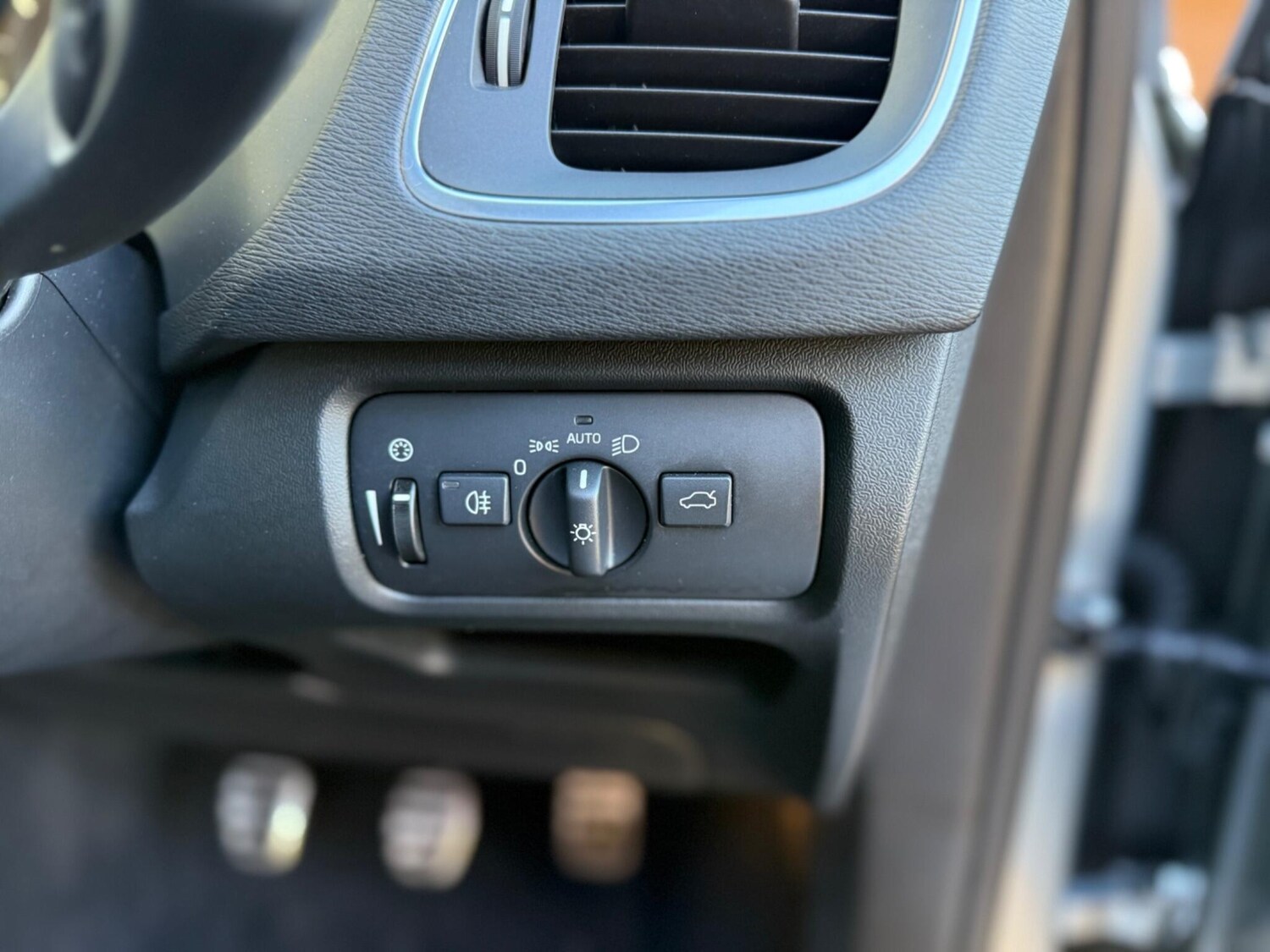 Used Volvo V40 2016 for sale - 76658167: Photo 45