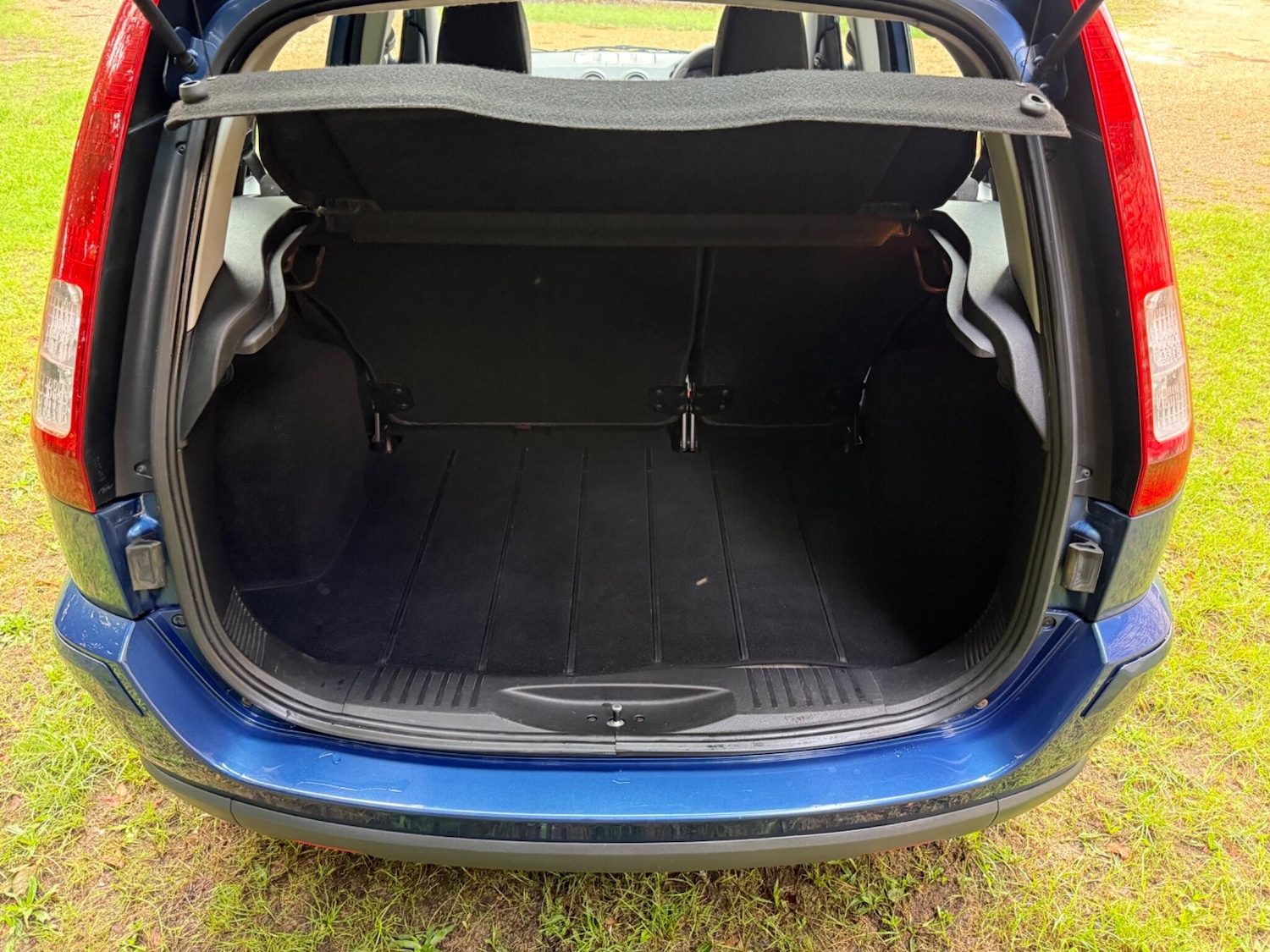 Vehicle 28