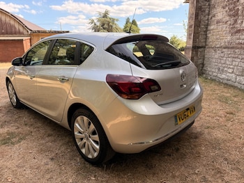Used Vauxhall Astra 2012 for sale - 79452747: Photo