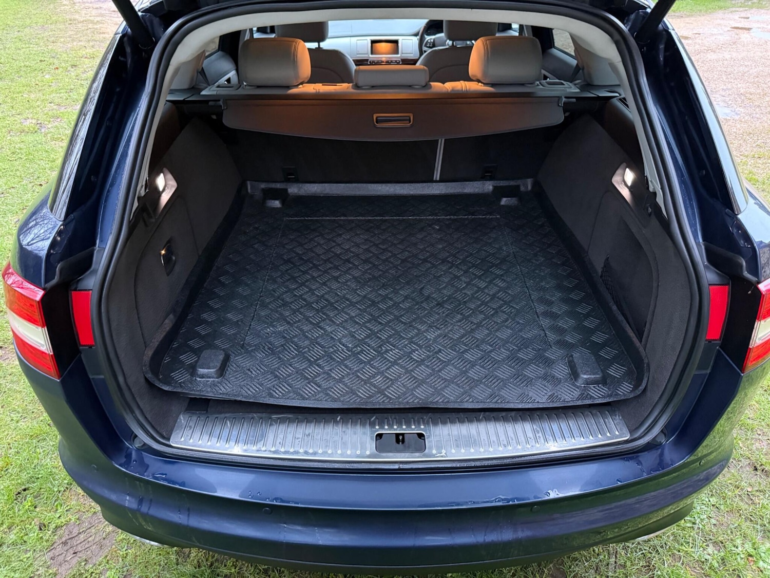 Used Jaguar XF 2013 for sale - 77155656: Photo 49