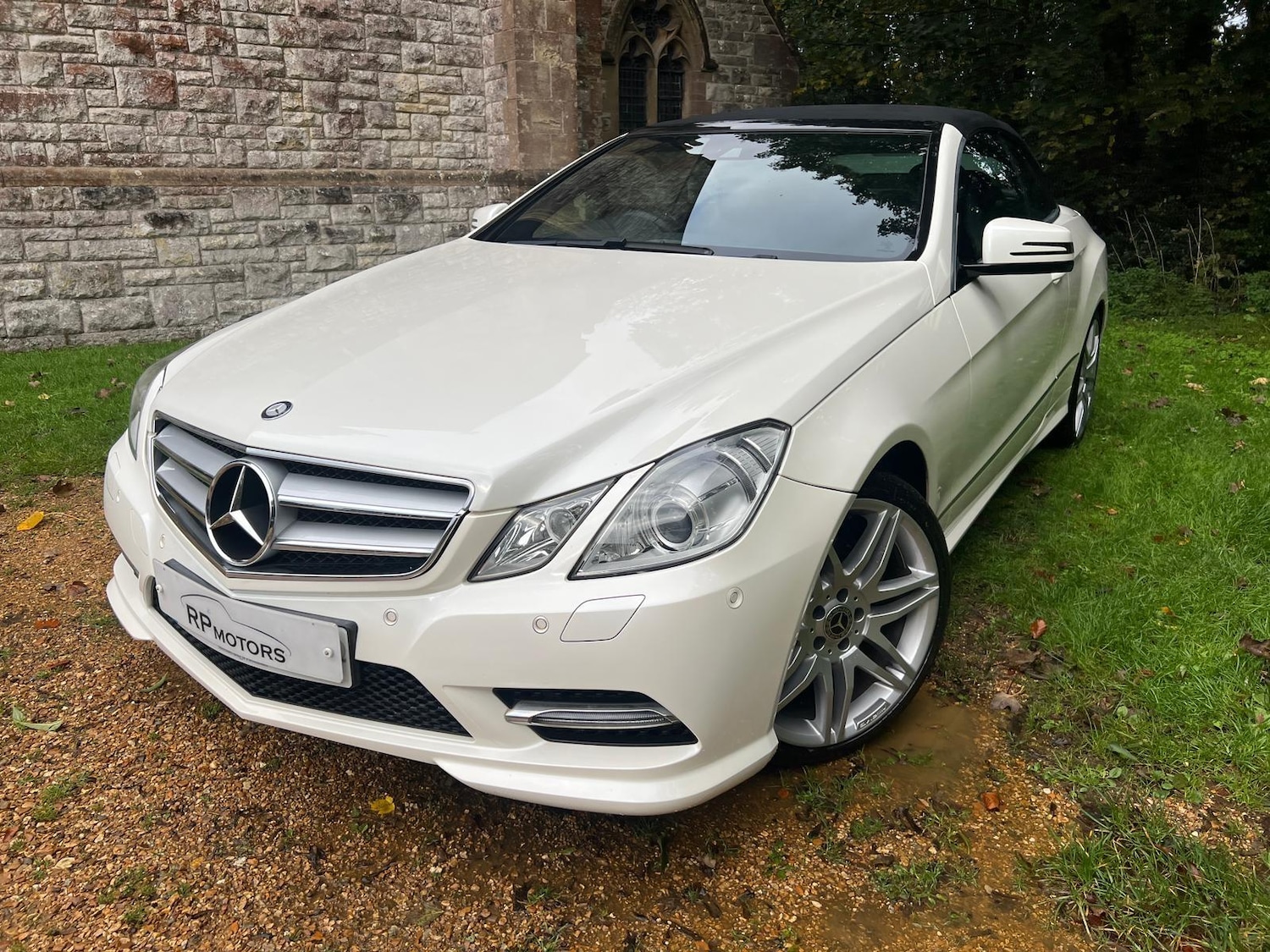 Used Mercedes-Benz E Class 2013 for sale - 76371375: Photo 2