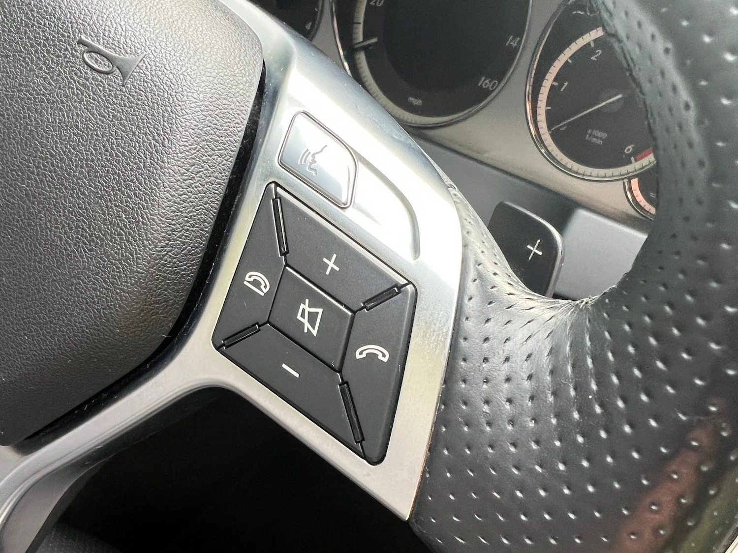 Used Mercedes-Benz E Class 2013 for sale - 76371375: Photo 32