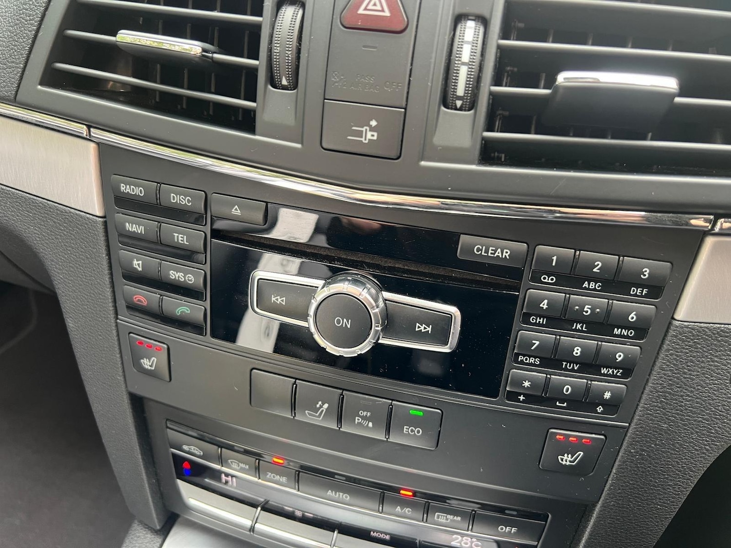 Used Mercedes-Benz E Class 2013 for sale - 76371375: Photo 38
