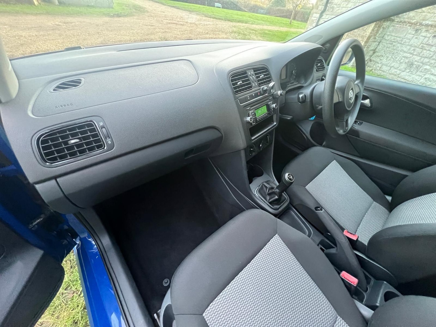 Used Volkswagen Polo 2012 for sale - 76942544: Photo 23