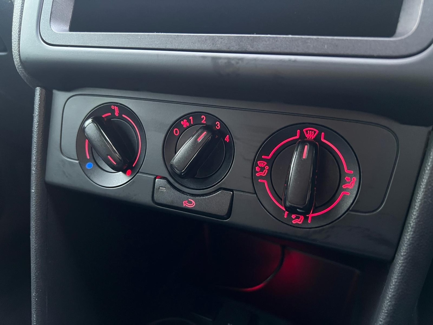 Used Volkswagen Polo 2012 for sale - 76942544: Photo 32