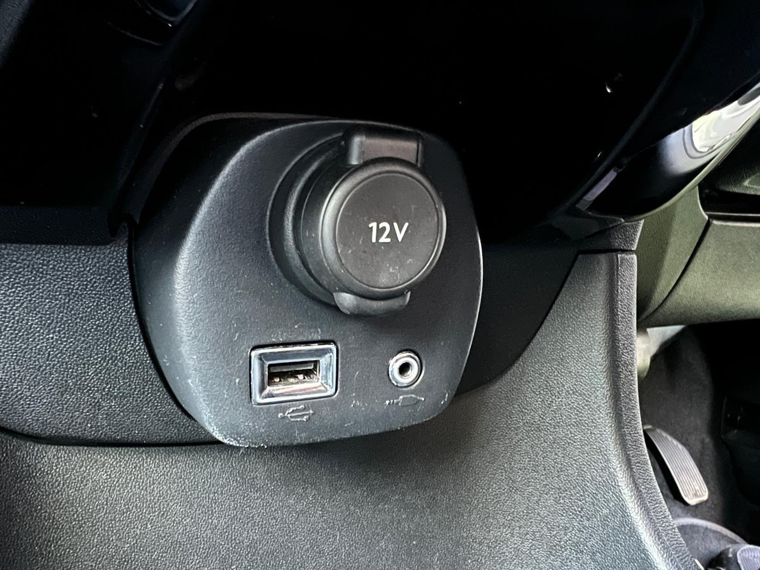 Used Peugeot 108 2017 for sale - 77155863: Photo 41