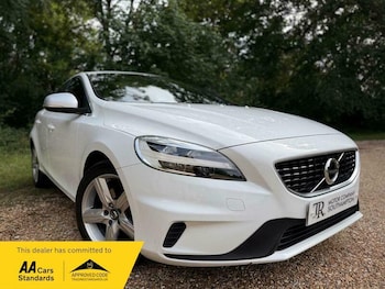 Used Volvo V40 2017 for sale - 78809137: Photo