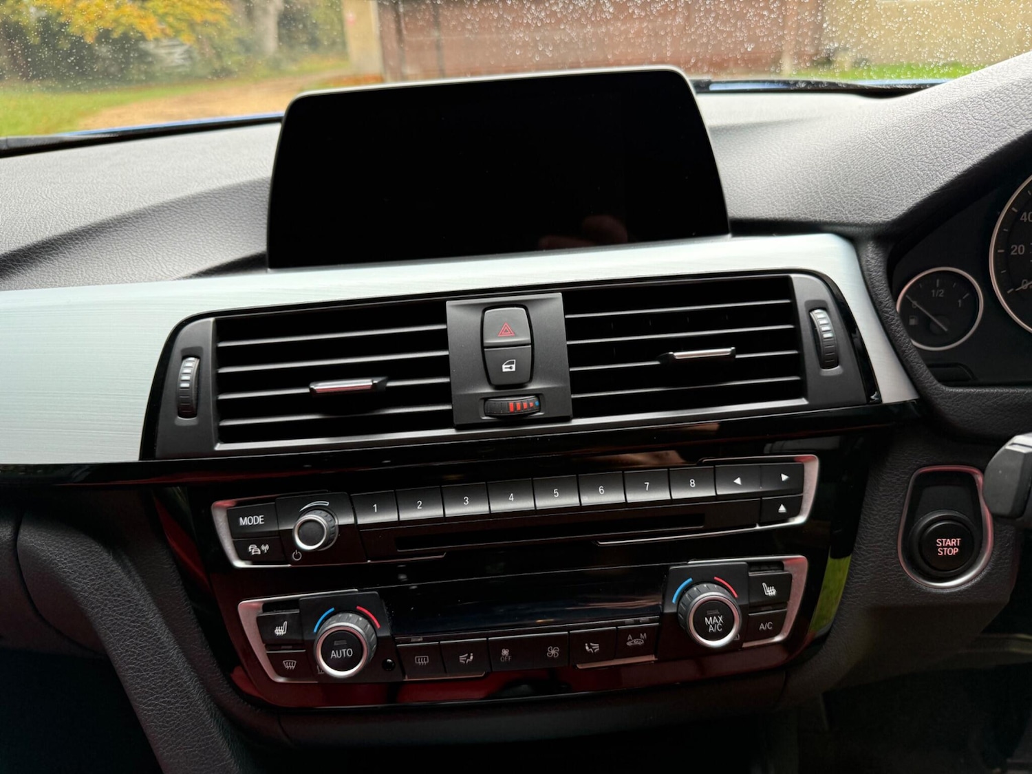 Used BMW 3 Series 2017 for sale - 76456597: Photo 40