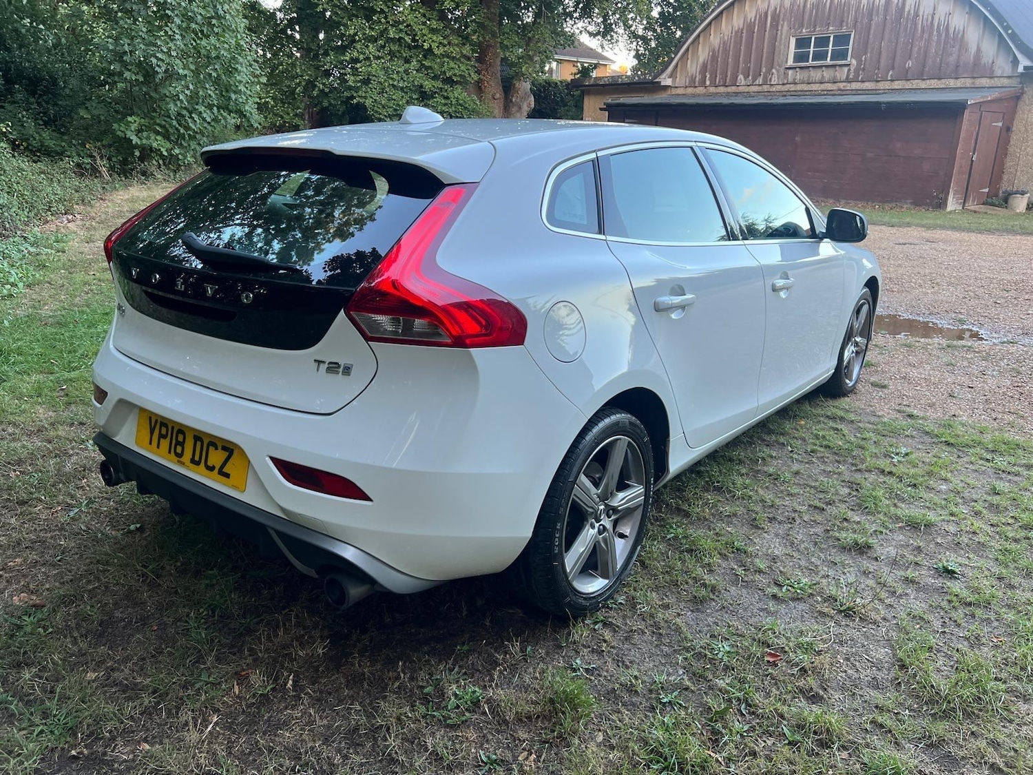 Used Volvo V40 2018 for sale - 76989187: Photo 3