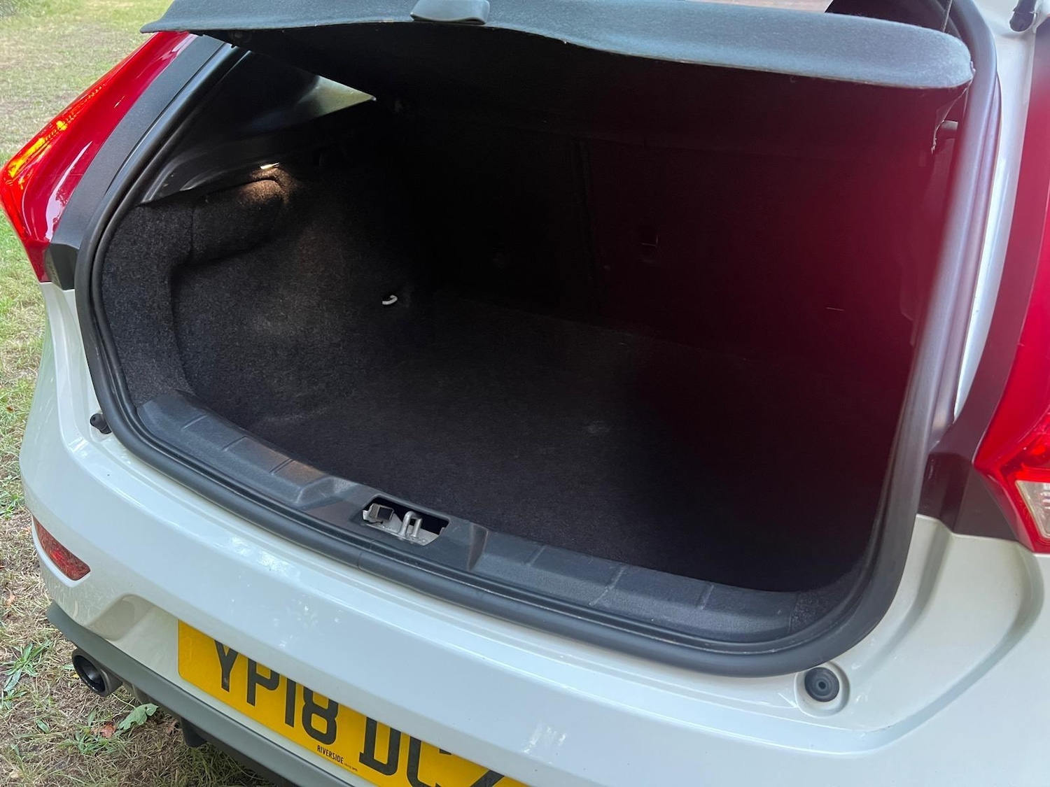 Used Volvo V40 2018 for sale - 76989187: Photo 33