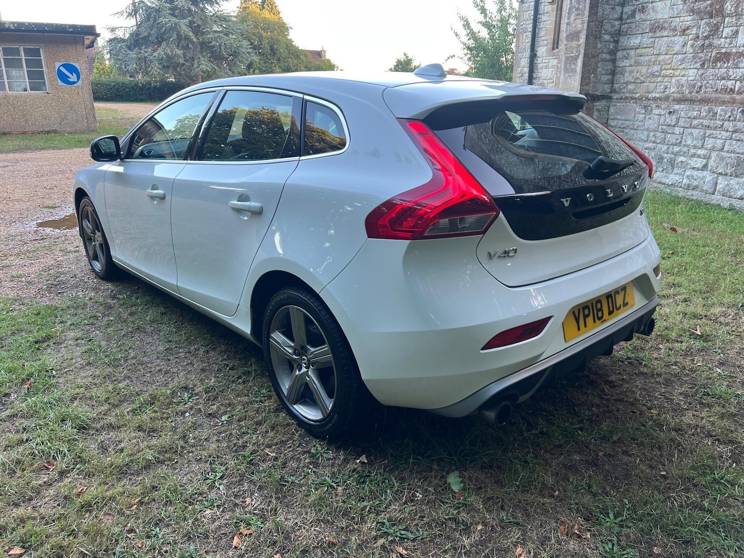 Used Volvo V40 2018 for sale - 76989187: Photo 4