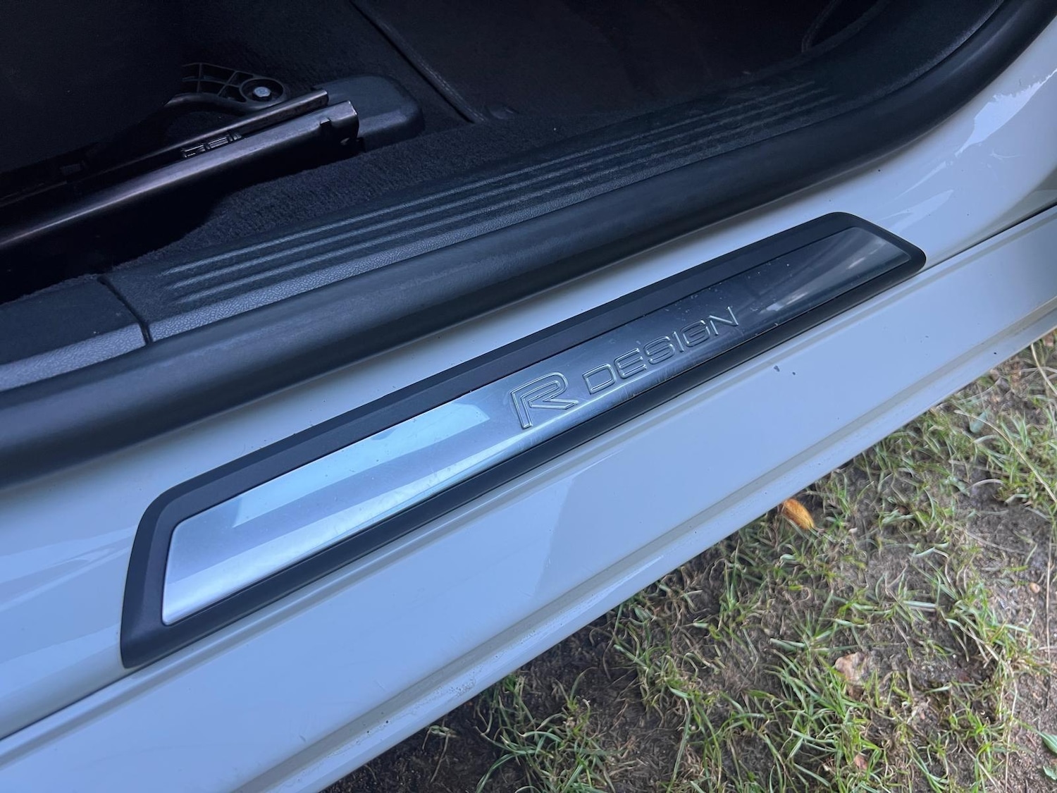 Used Volvo V40 2018 for sale - 76989187: Photo 42