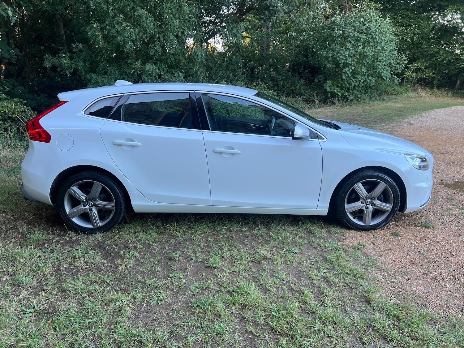 Used Volvo V40 2018 for sale - 76989187: Photo 5