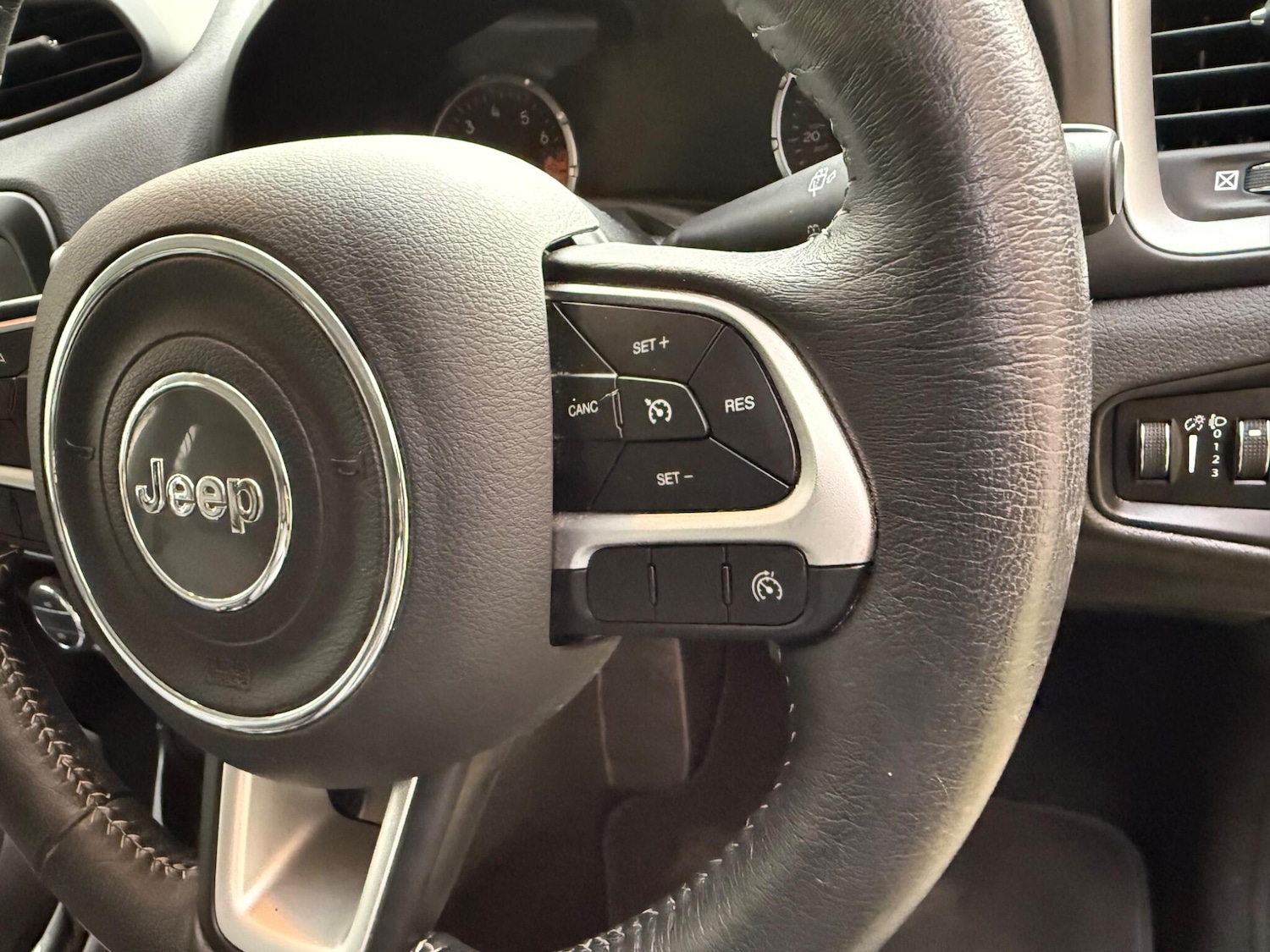 Used Jeep Renegade 2015 for sale - 77625045: Photo 36