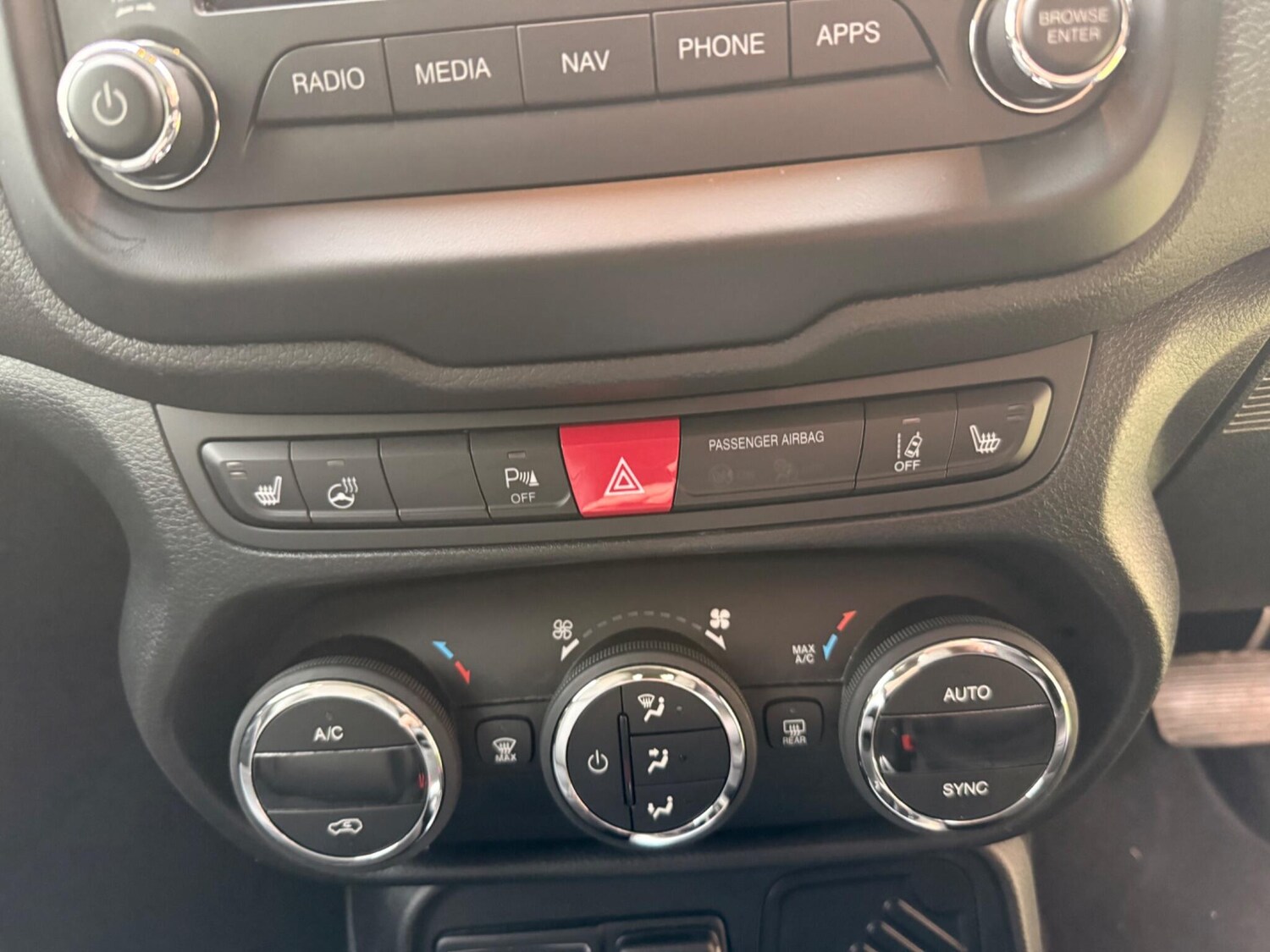 Used Jeep Renegade 2015 for sale - 77625045: Photo 41