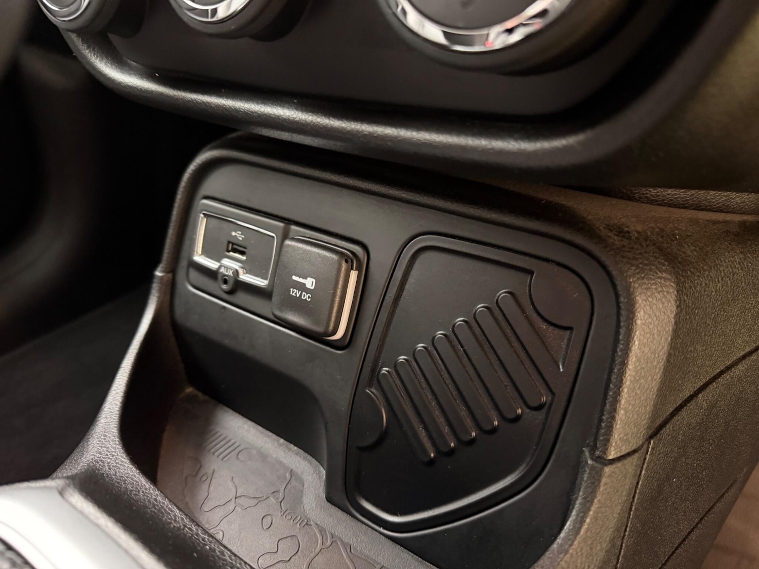 Used Jeep Renegade 2015 for sale - 77625045: Photo 42