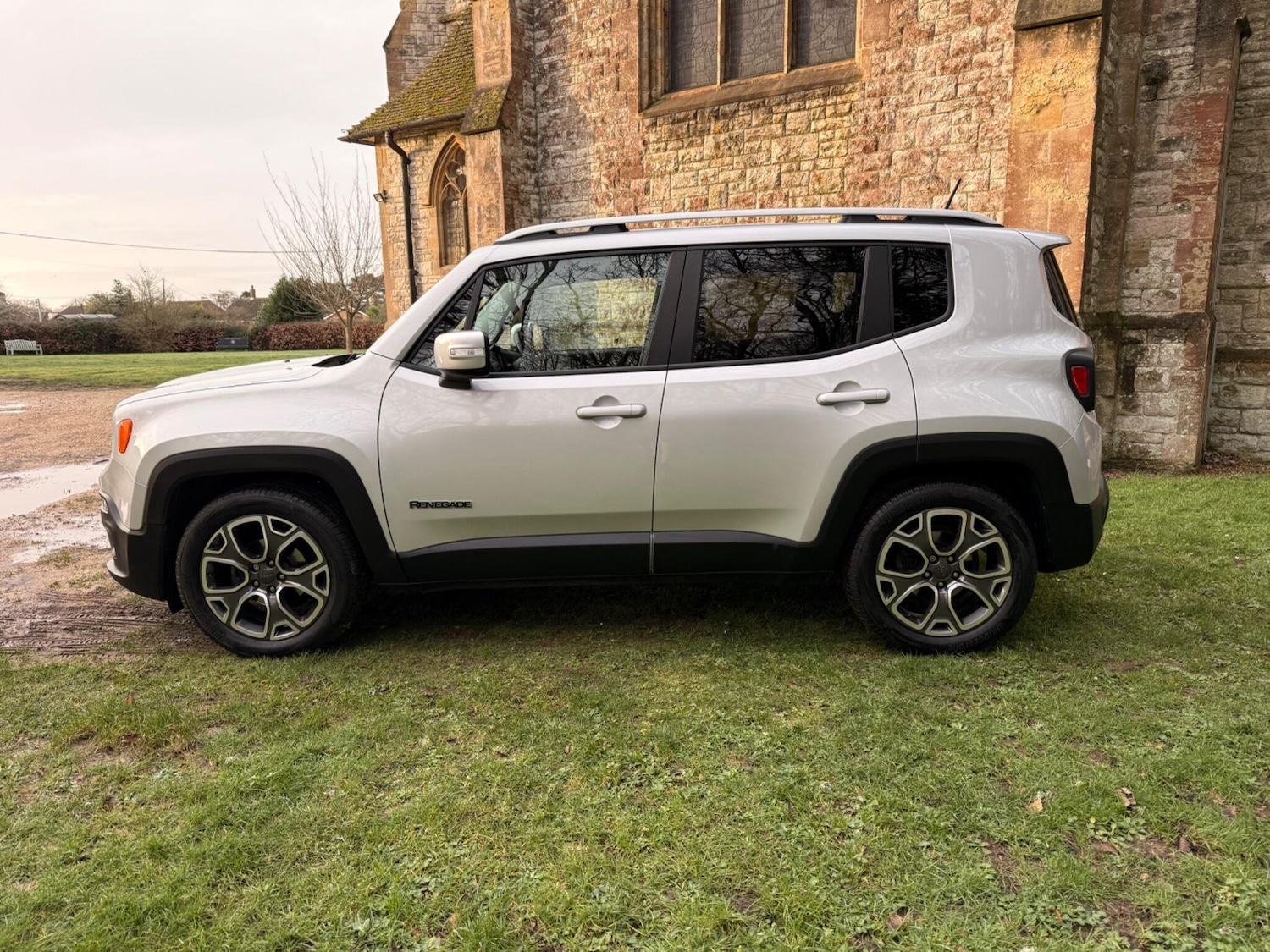 Used Jeep Renegade 2015 for sale - 77625045: Photo 5