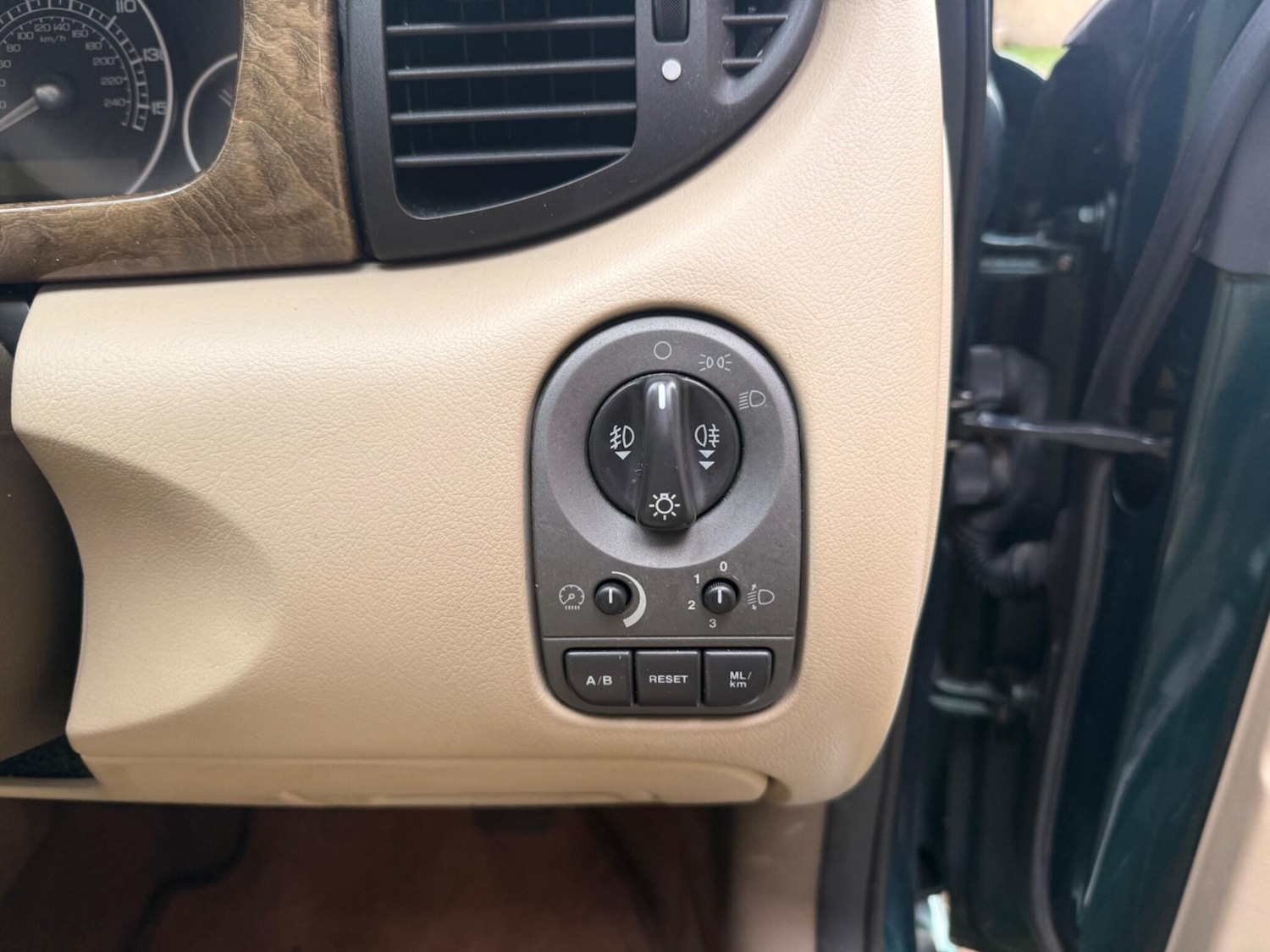 Used Jaguar X-Type 2004 for sale - 77612907: Photo 39