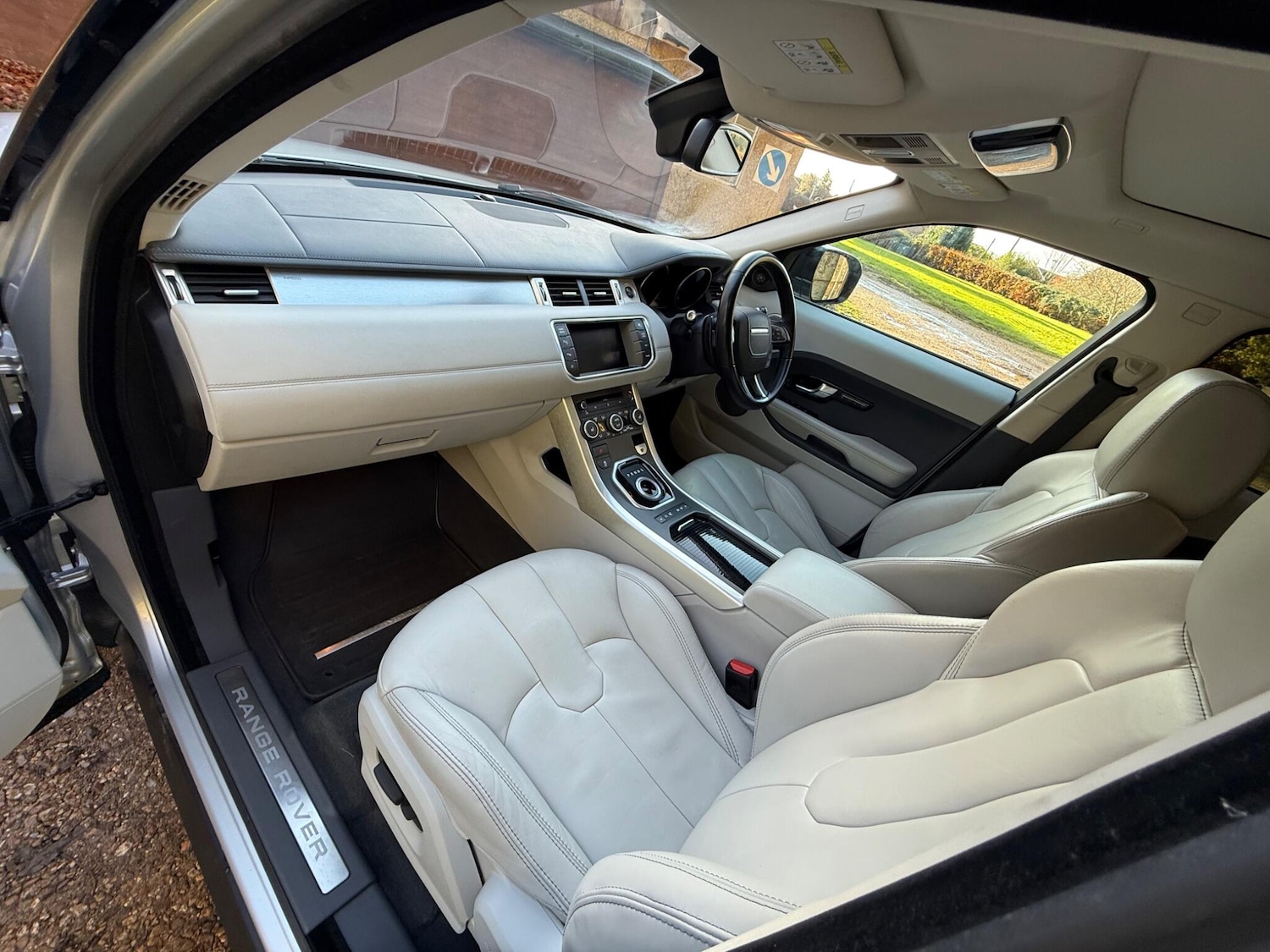 Used Land Rover Range Rover Evoque 2011 for sale - 76715119: Photo 28