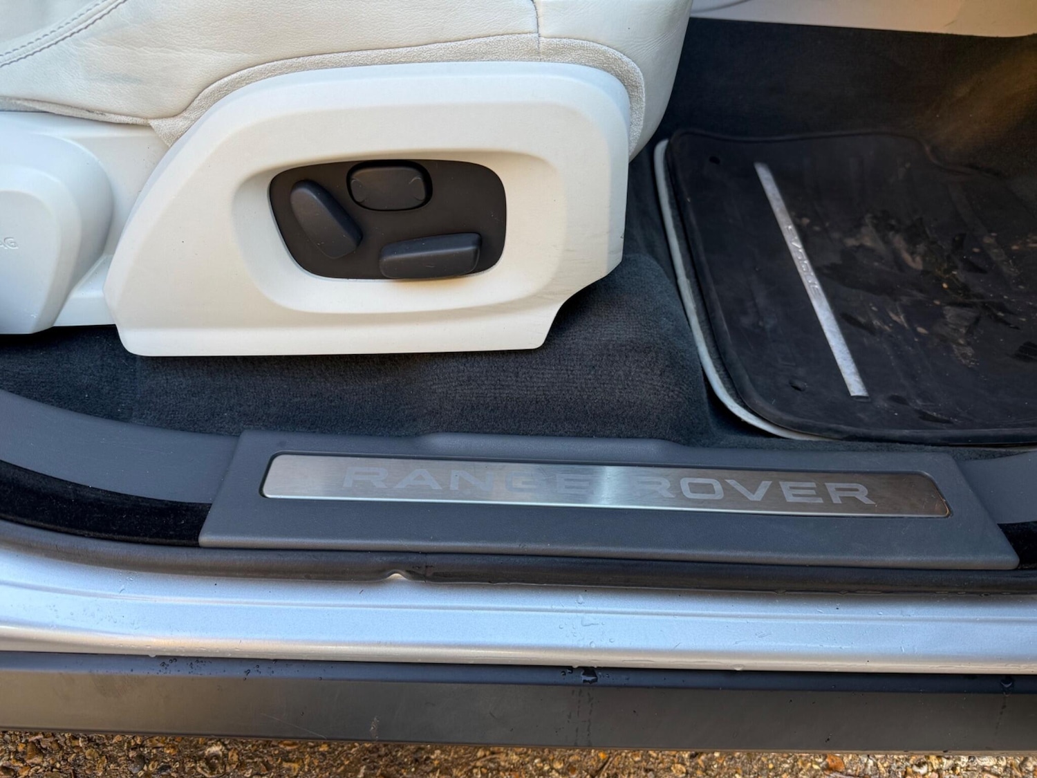 Used Land Rover Range Rover Evoque 2011 for sale - 76715119: Photo 34