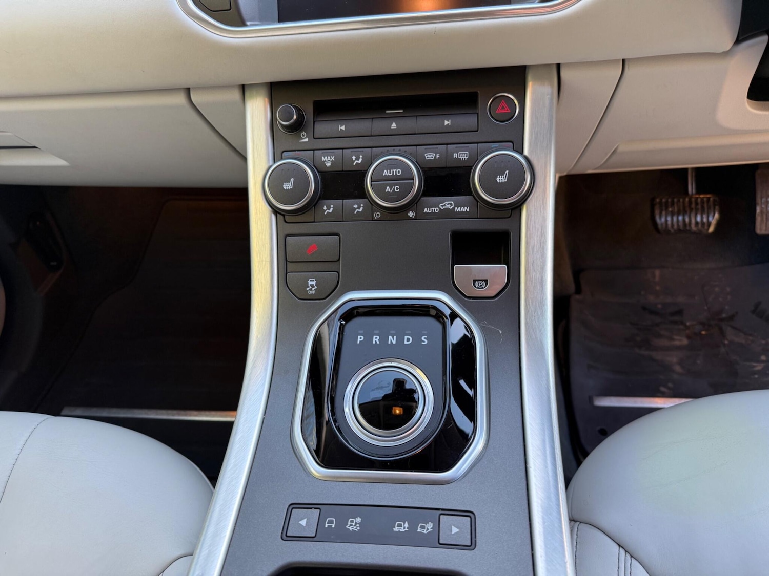 Used Land Rover Range Rover Evoque 2011 for sale - 76715119: Photo 41