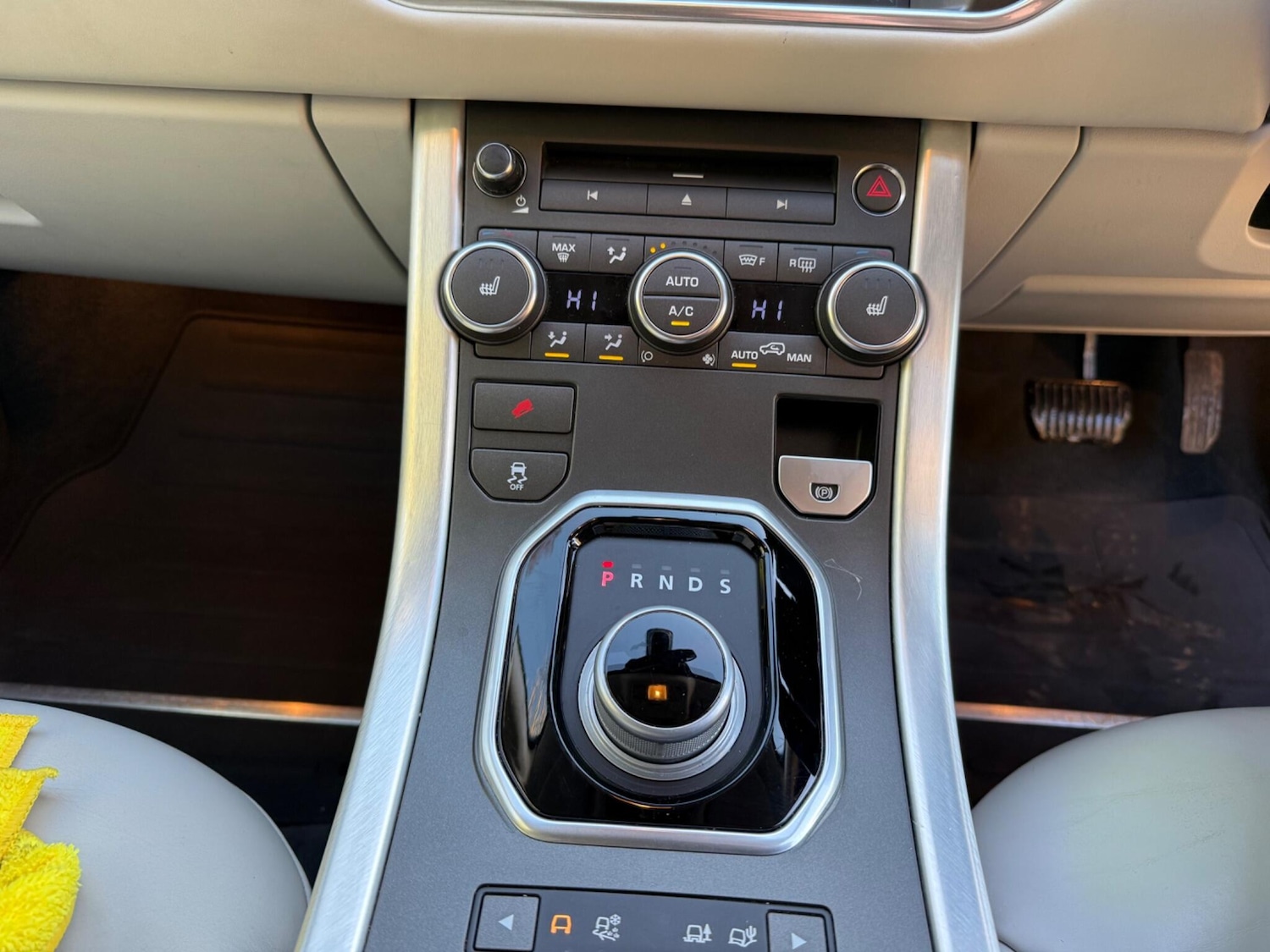 Used Land Rover Range Rover Evoque 2011 for sale - 76715119: Photo 49