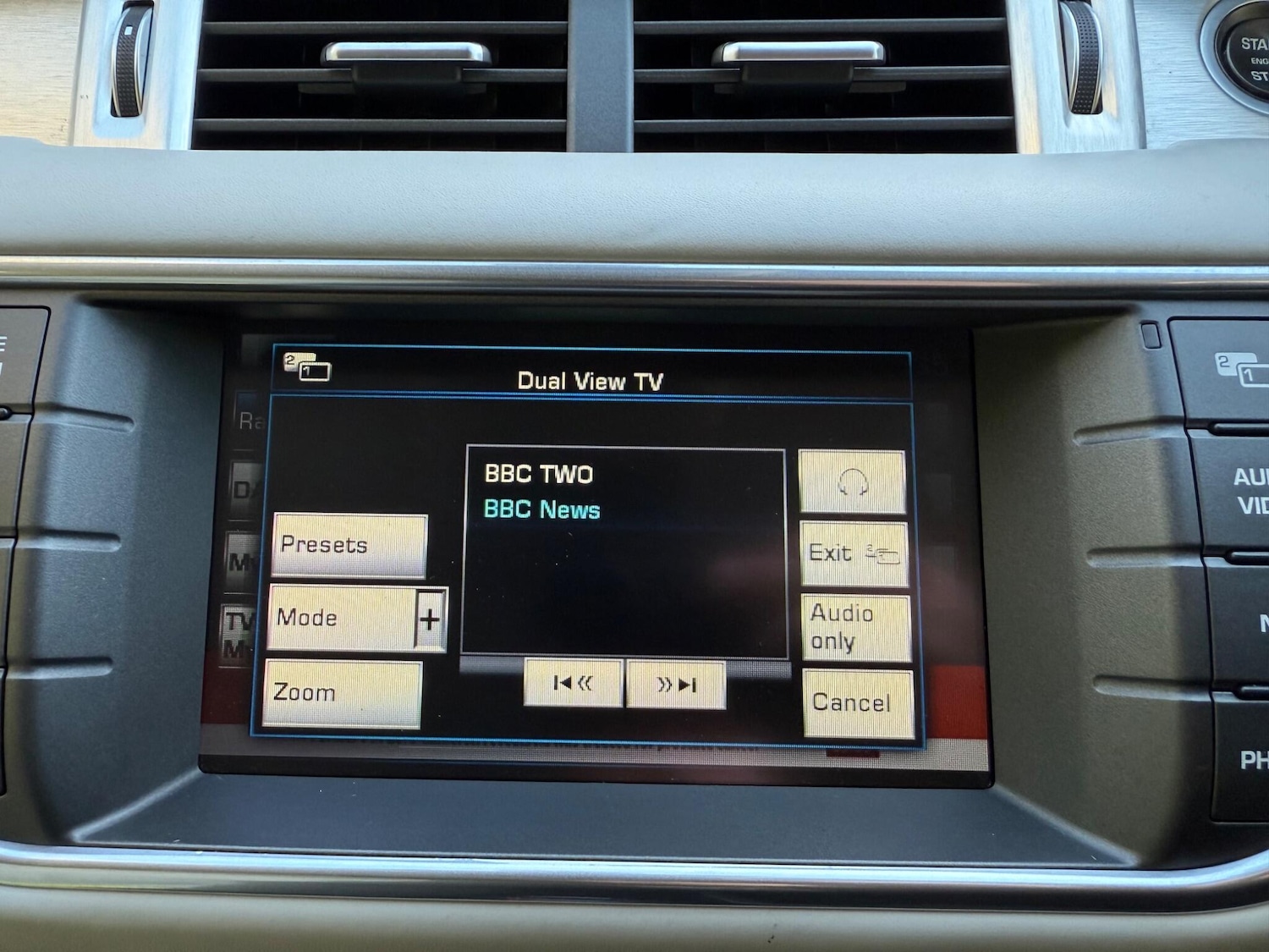 Used Land Rover Range Rover Evoque 2011 for sale - 76715119: Photo 54