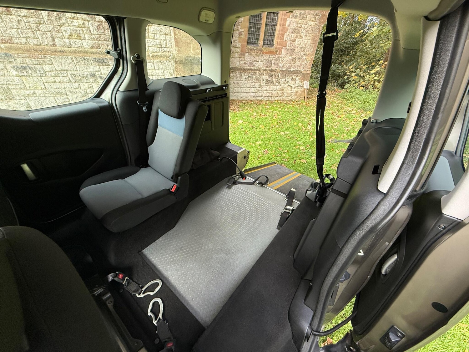 Used Peugeot Partner Tepee for sale - 76473402: Photo 24