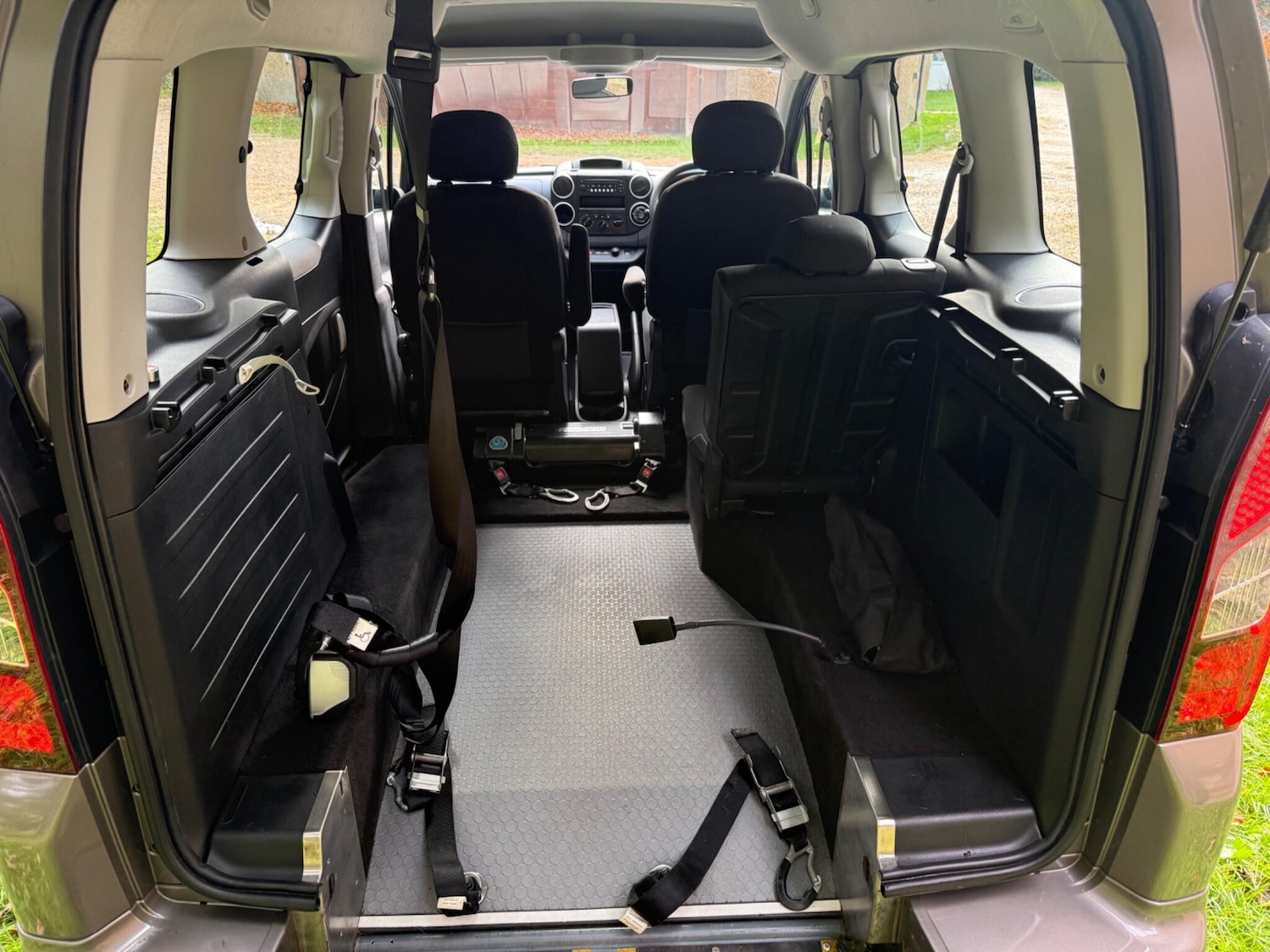 Used Peugeot Partner Tepee for sale - 76473402: Photo 28