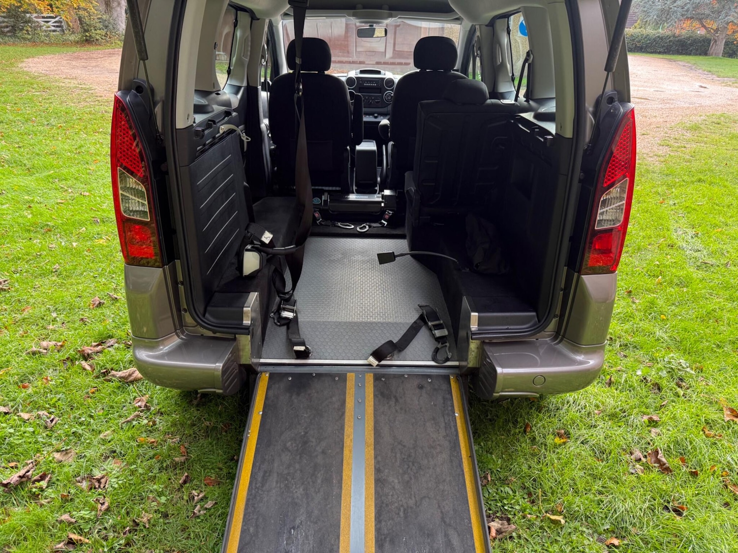 Used Peugeot Partner Tepee for sale - 76473402: Photo 32