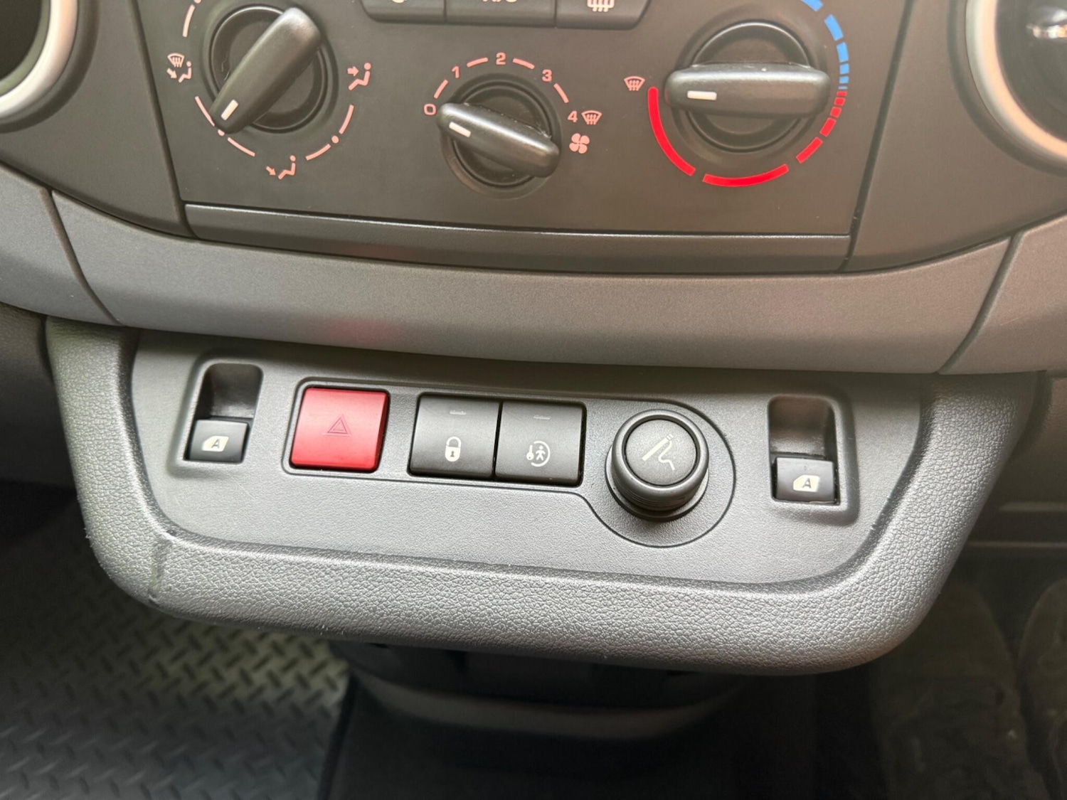 Used Peugeot Partner Tepee for sale - 76473402: Photo 43