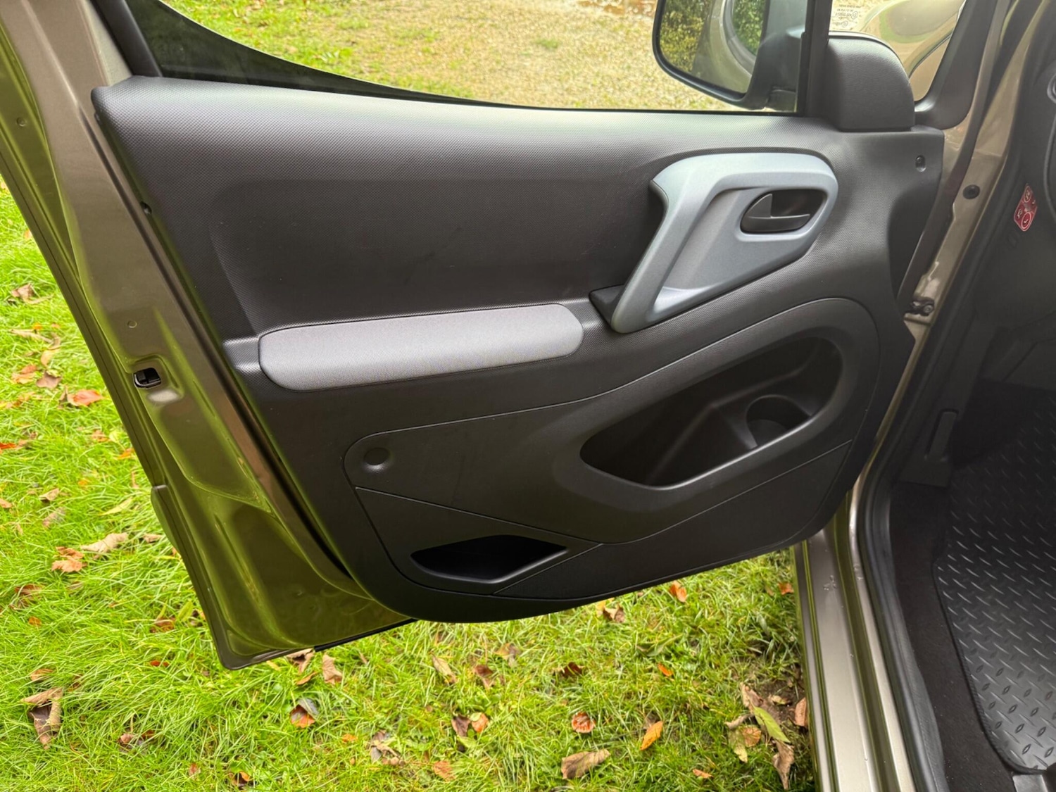 Used Peugeot Partner Tepee for sale - 76473402: Photo 46