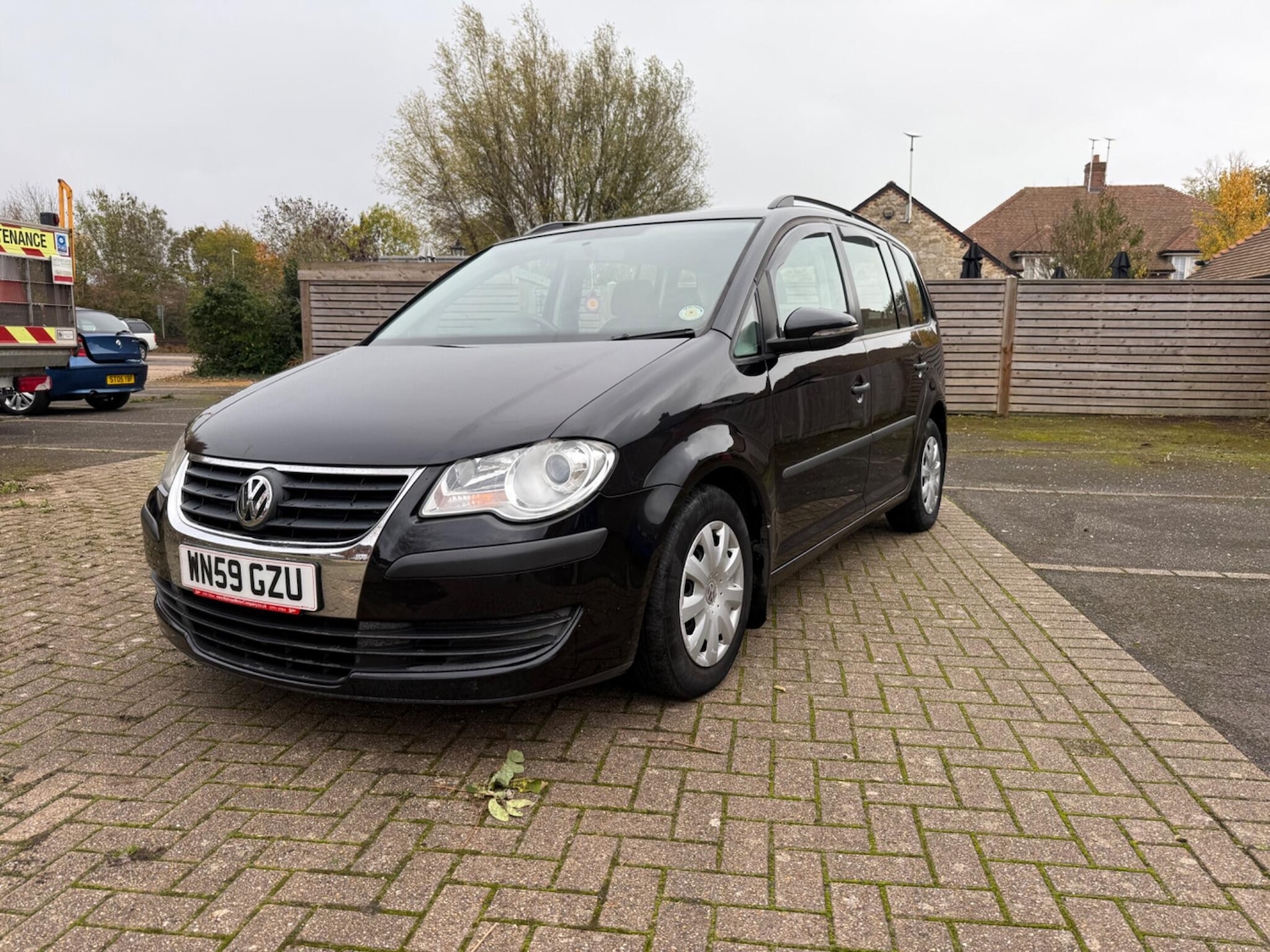 Used Volkswagen Touran 2009 for sale - 76539016: Photo 2
