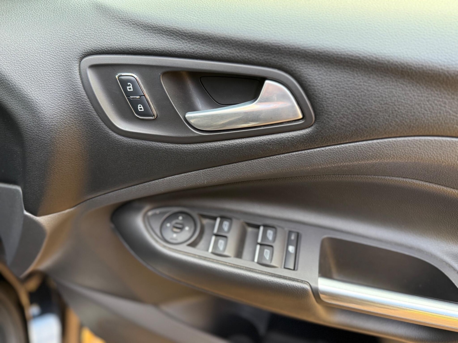 Used Ford Kuga 2015 for sale - 76715223: Photo 64