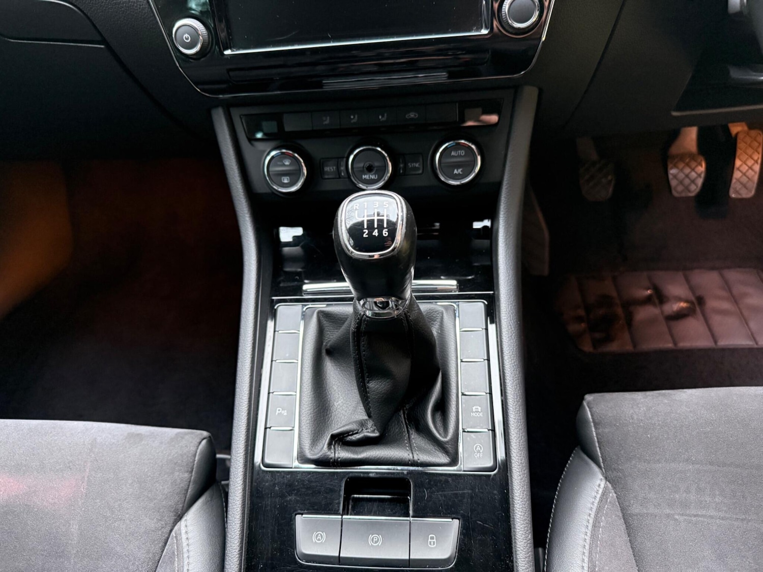 Used Skoda Superb 2017 for sale - 77537572: Photo 37