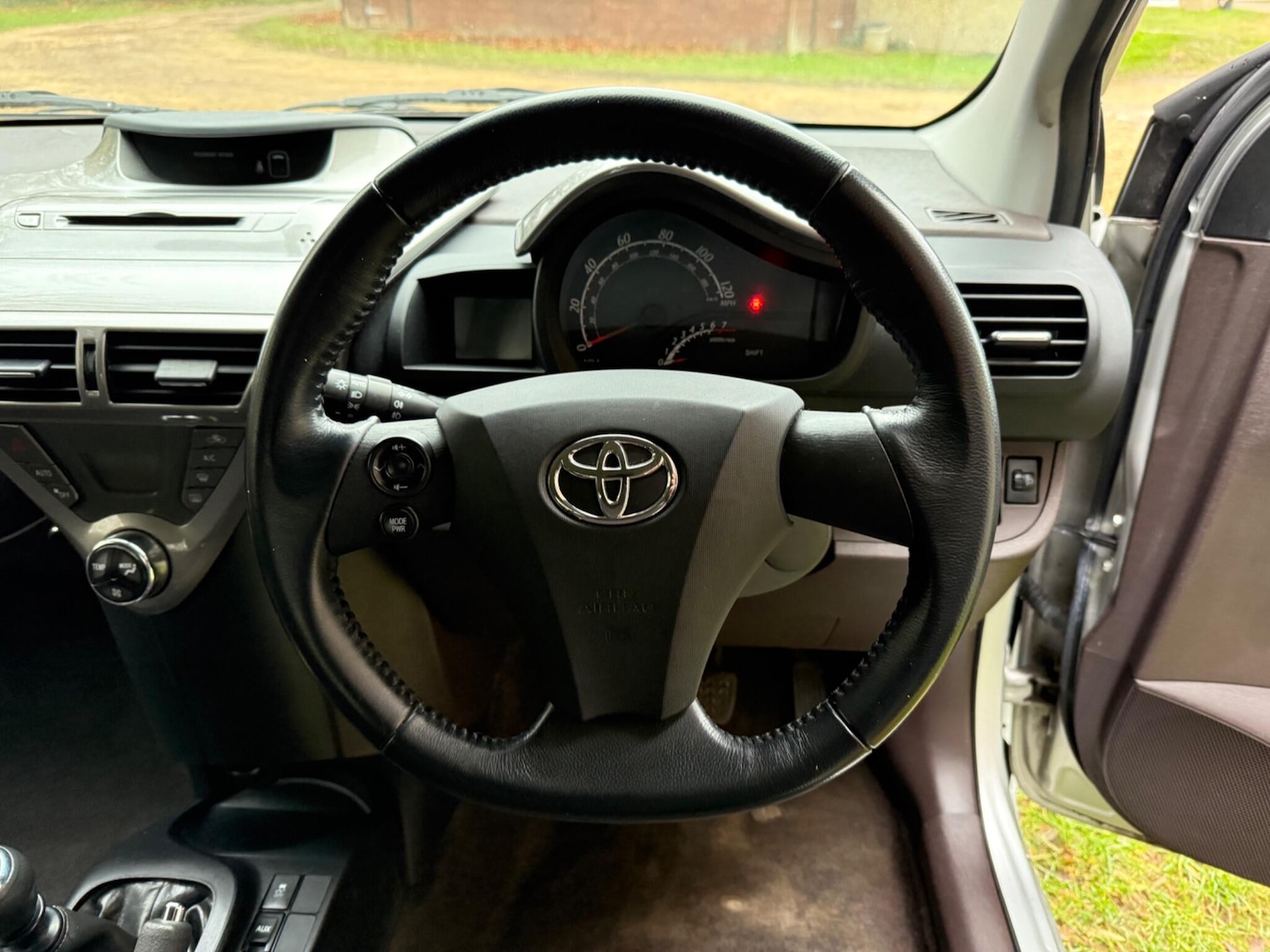 Used Toyota IQ 2009 for sale - 76832627: Photo 28