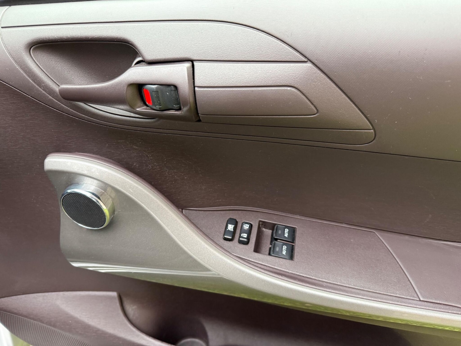 Used Toyota IQ 2009 for sale - 76832627: Photo 40