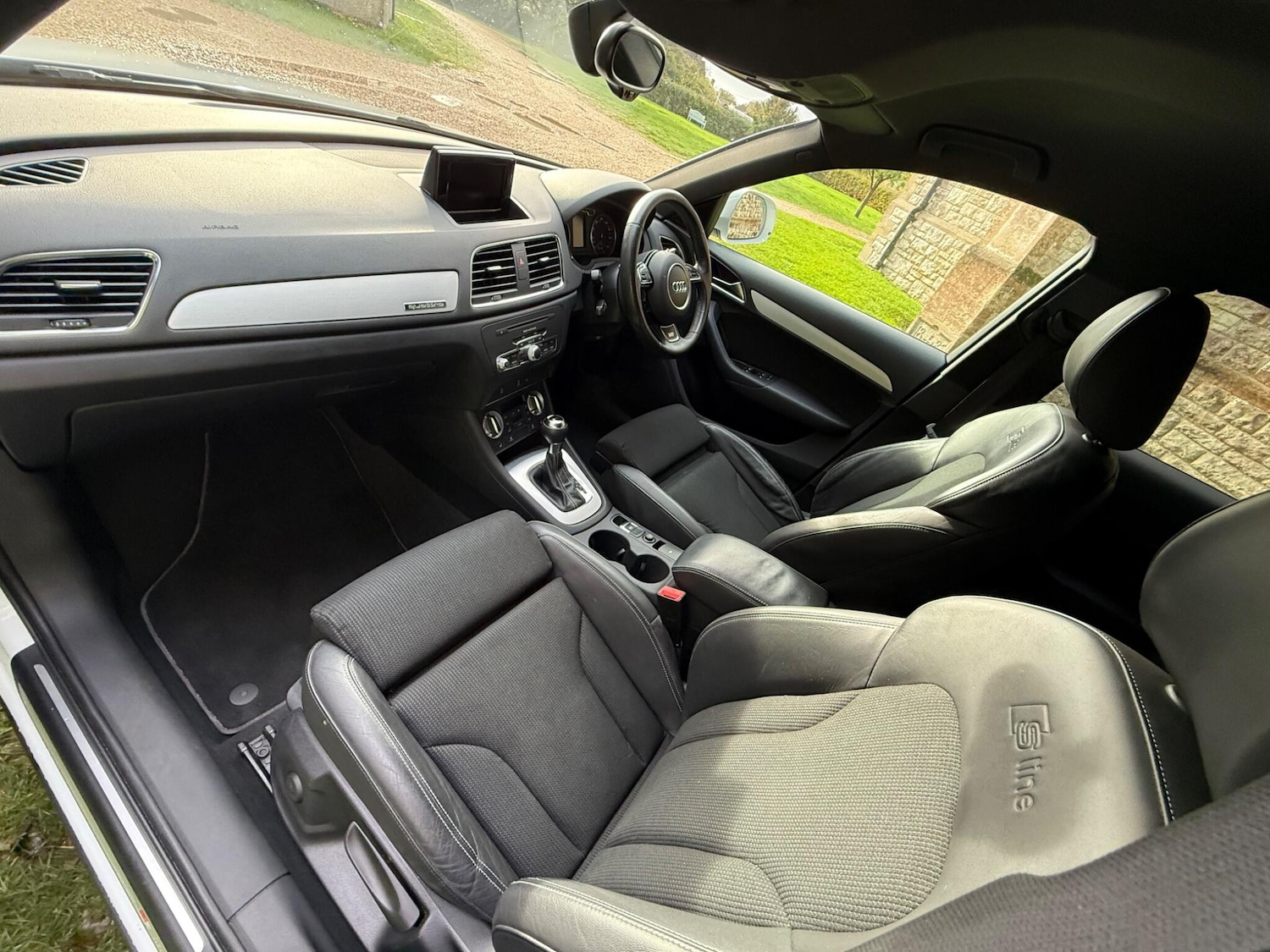 Used Audi Q3 2014 for sale - 76337352: Photo 24