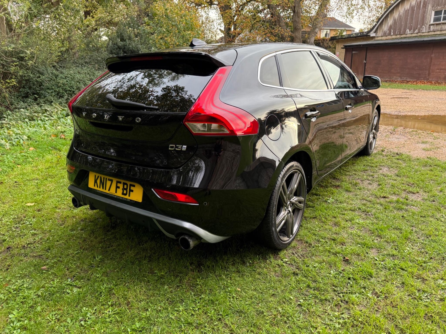 Used Volvo V40 2017 for sale - 76658515: Photo 3
