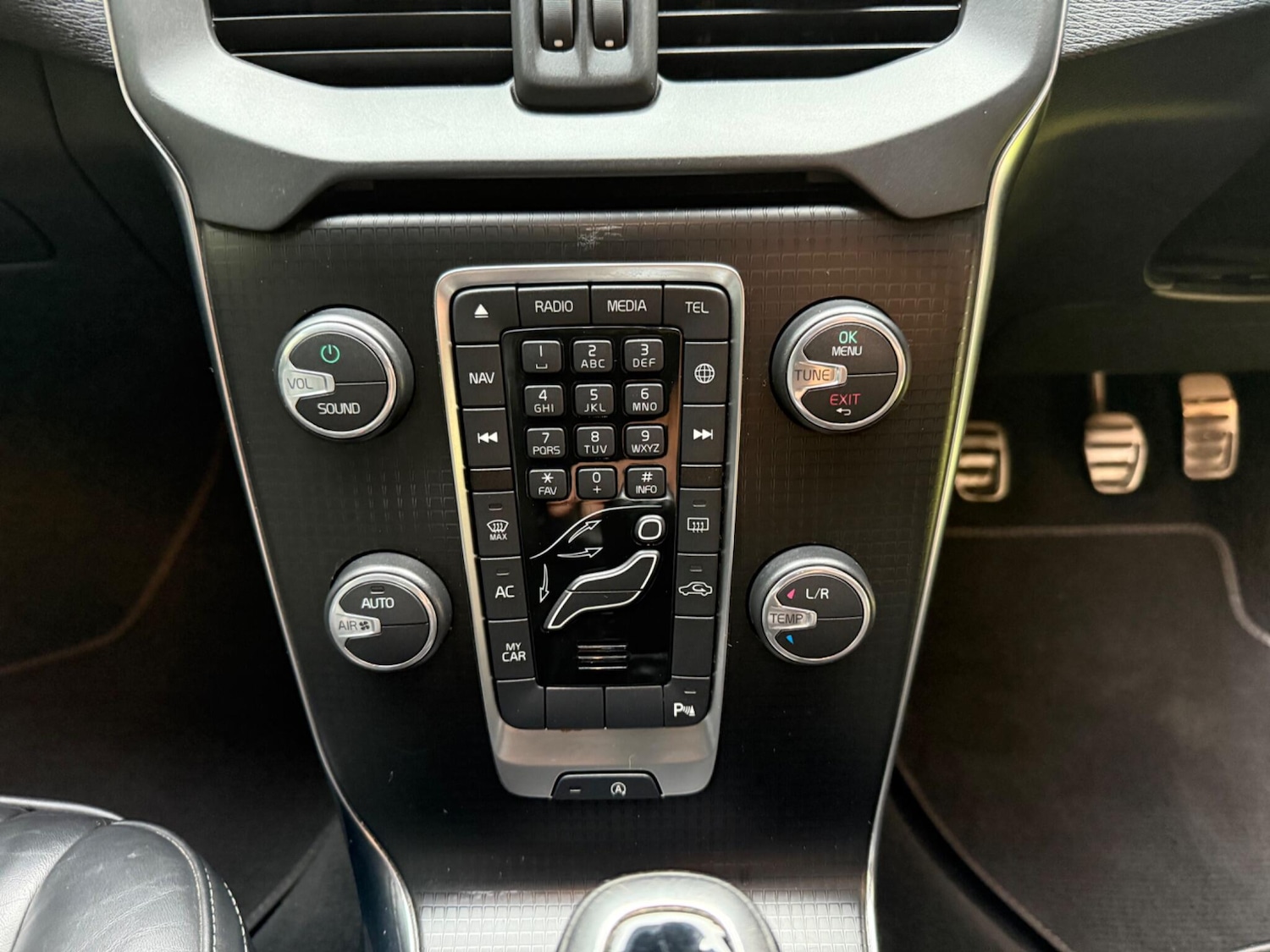 Used Volvo V40 2017 for sale - 76658515: Photo 40