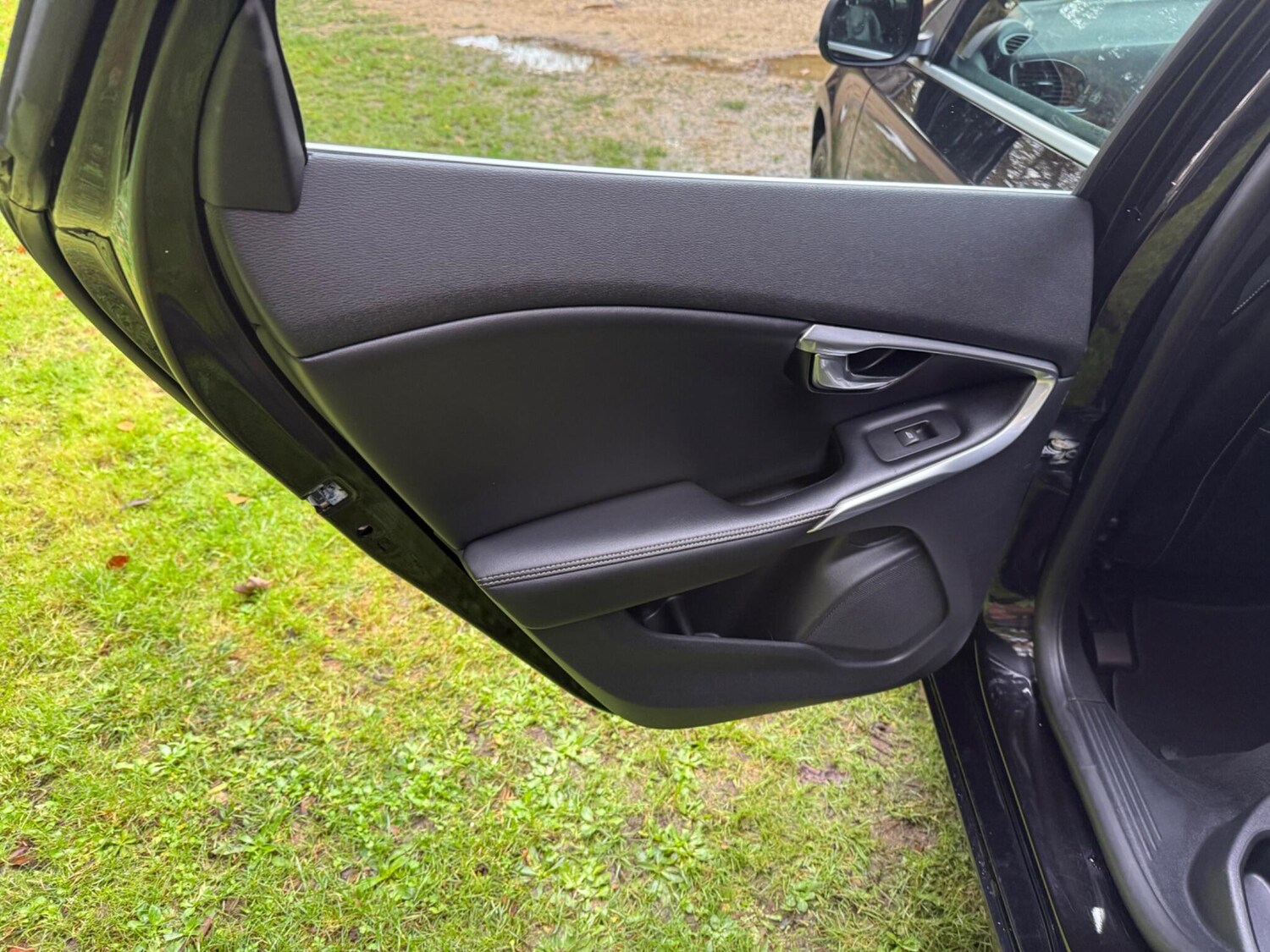 Used Volvo V40 2017 for sale - 76658515: Photo 54