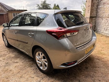 Used Toyota Auris 2017 for sale - 79677388: Photo