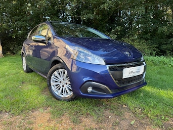 Peugeot - 208
