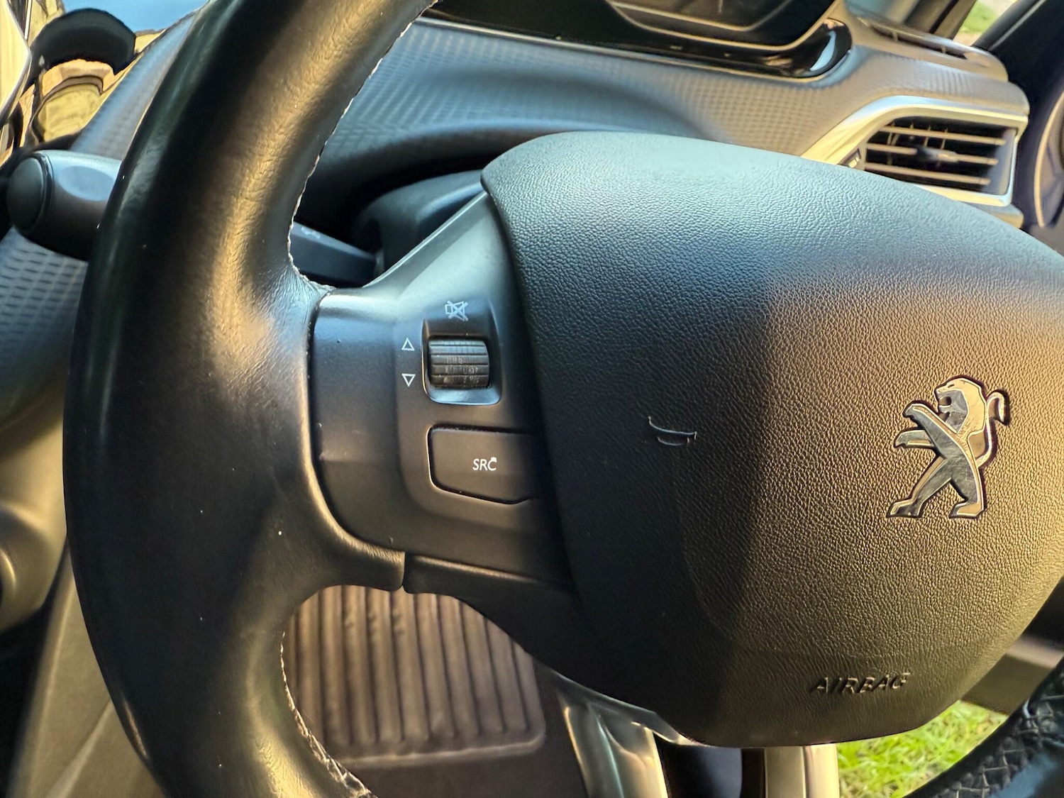 Used Peugeot 208 2017 for sale - 76026760: Photo 35