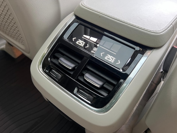 Used Volvo XC90 2015 for sale - 76094947: Photo 50